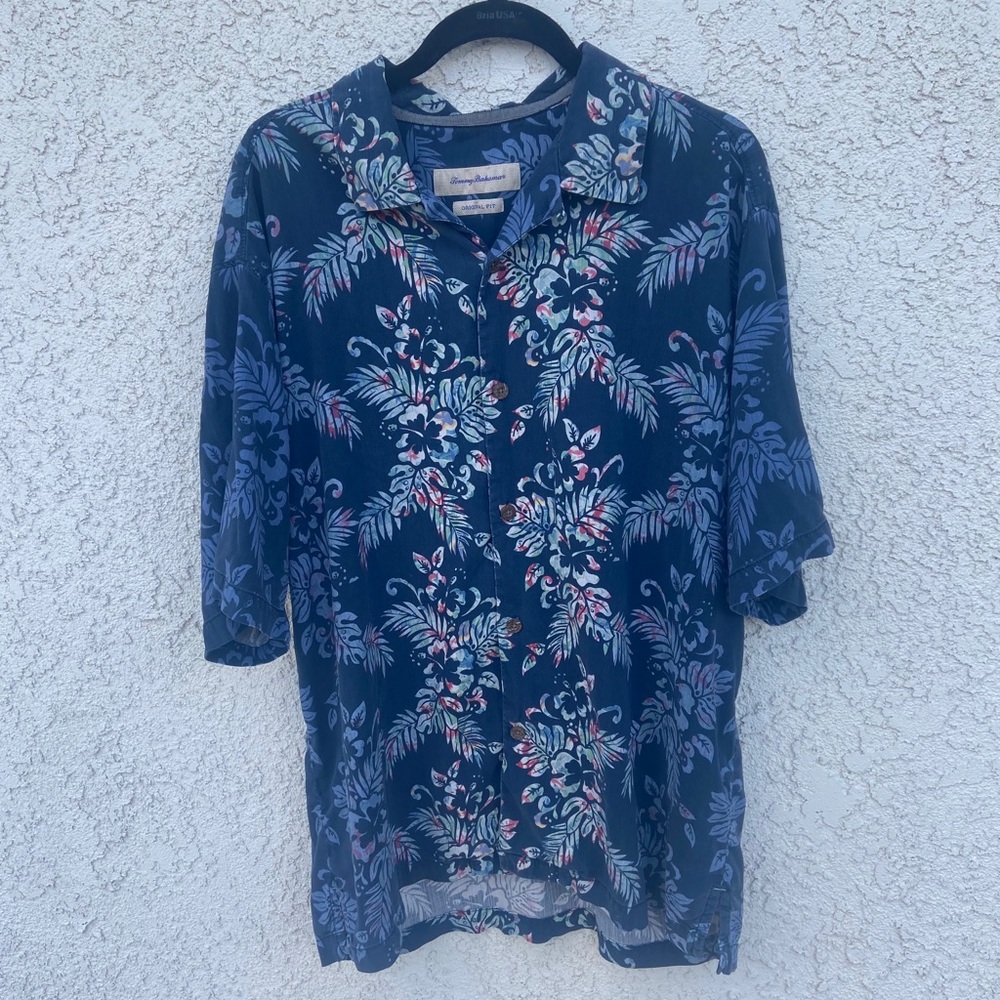 Tommy Bahama Button Down